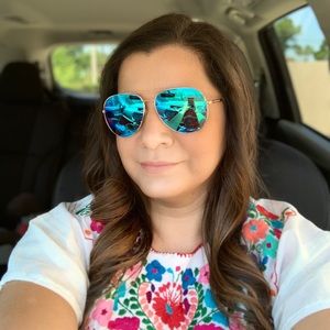 Meet your Posher, Alejandra